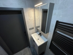 Stav interiéru během procesu rekonstrukce