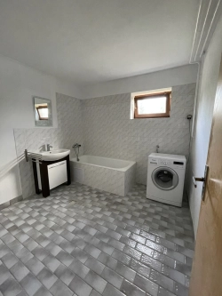 Interiér domu během procesu rekonstrukce