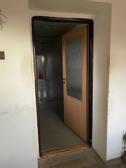 Interiérové úpravy v různých fázích rekonstrukce