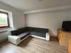 Porovnání stavu interiéru v průběhu rekonstrukce