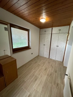 Porovnání stavu interiéru v průběhu rekonstrukce